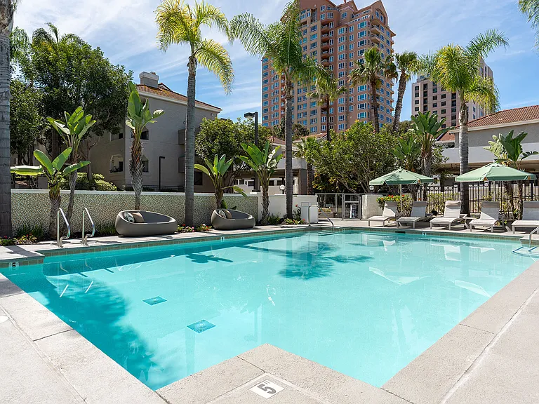 Axiom La Jolla — Photo 16