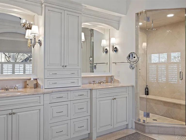 1350 E Greenwood Ln — Photo 25