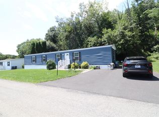 200 Fawn Valley Rd, Stroudsburg, PA 18360