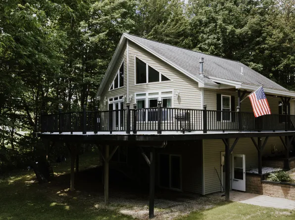 516 Quaker Ridge Road, Leeds, ME 04263
