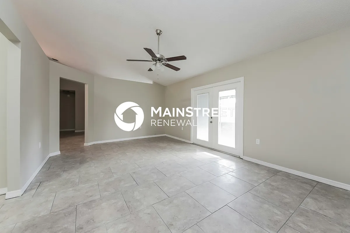 Living Room - 945 Delano Ct