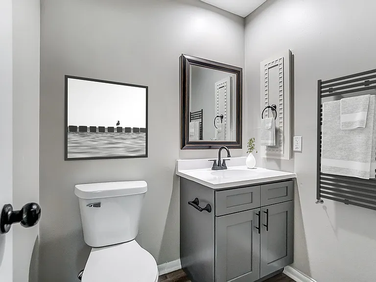 Fairview Court Apartments — Photo 24