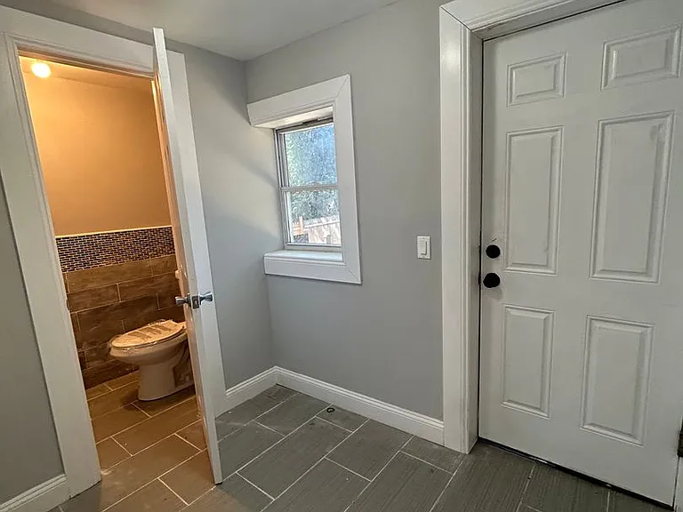 156 Hoffman Ave — Photo 8