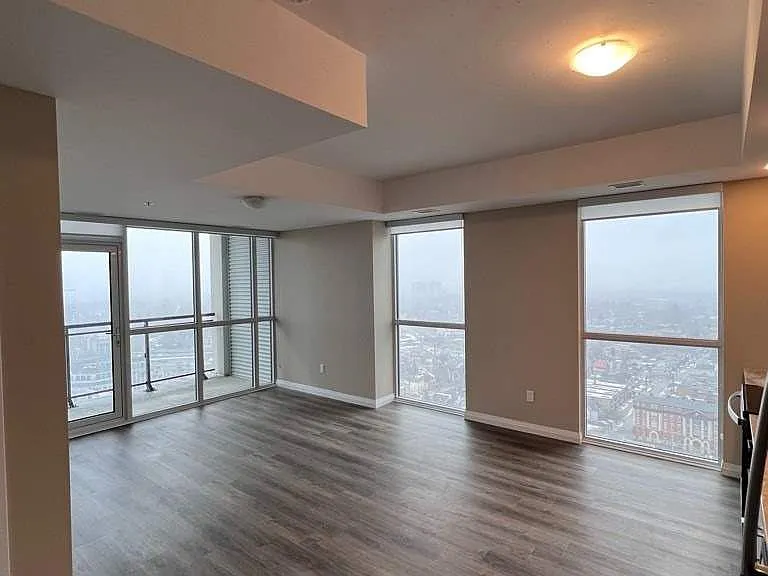60 Charles St W #2811 — Photo 4