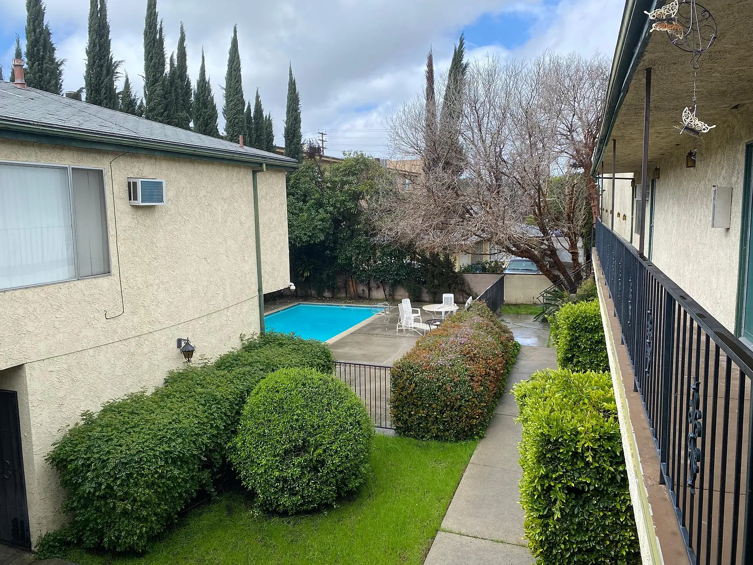 6624 Woodley Ave — Photo 3