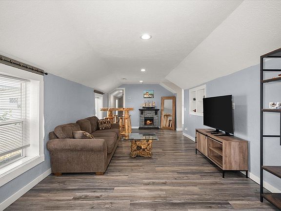 5th image of 7901 E Valleyway Ave