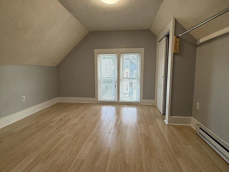 64 Pearl St #3