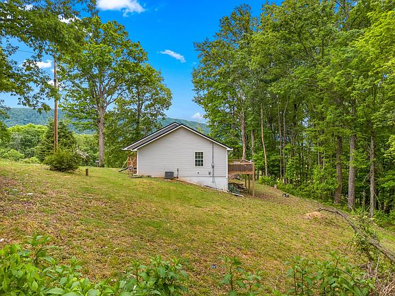 3rd image of 753 Dalton Ridge Rd