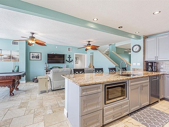 3rd image of 121 Wall St