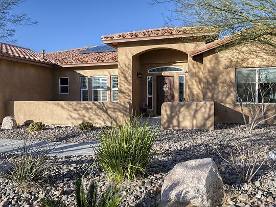 3rd image of 100 W Rancho Del Cerro