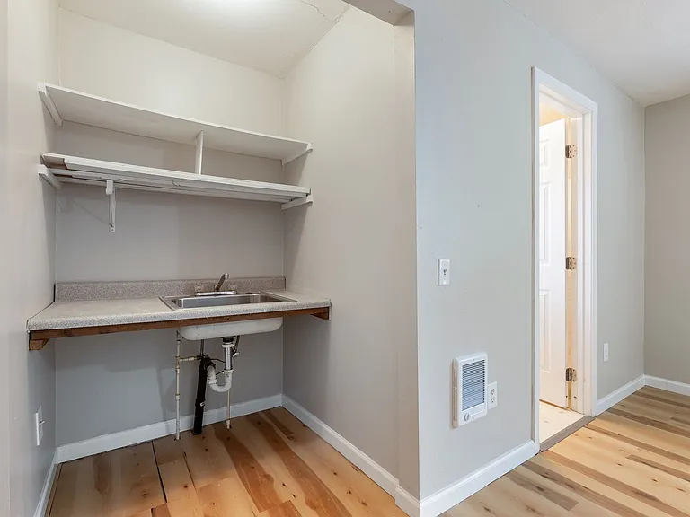 6028 NE Ainsworth St #D — Photo 9