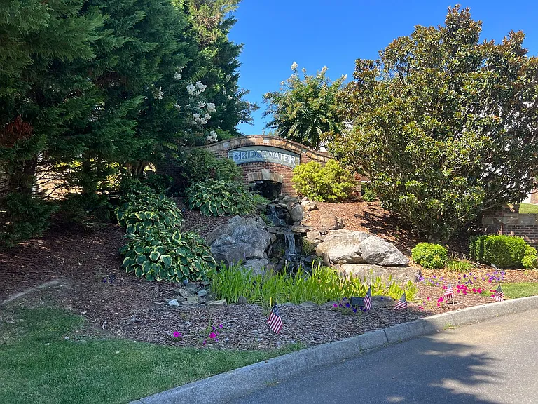 30 Hiddenbrook Ln — Photo 5