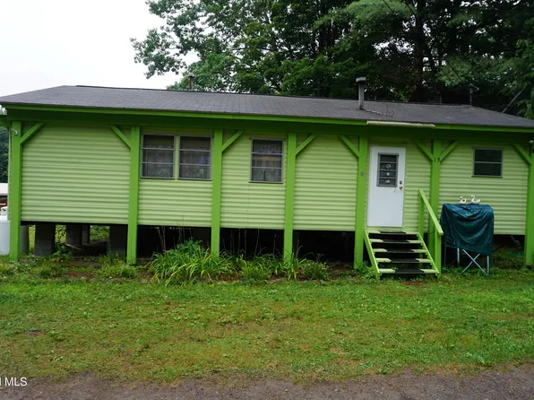15 Upper Heights Road, Hadley, NY 12835