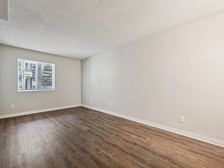 Toscana Apartments — Photo 8
