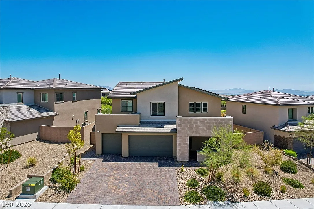 4 bed, 4.5 bath, 3191 sqft, $4,800 — Photo 3