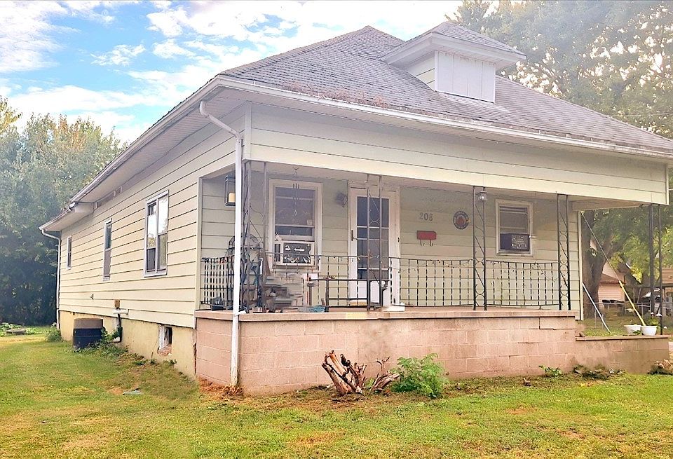 1st image of 208 E 7th St #H