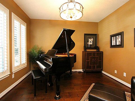 3rd image of 22107 Grand Cove Ct