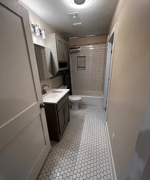 2529 E Admiral Pl #A — Photo 51
