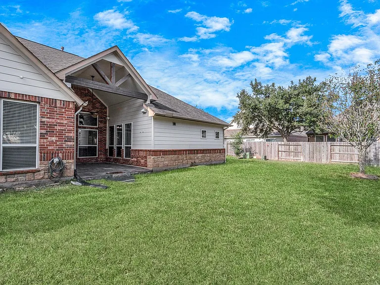 6630 Larocke Trl — Photo 44