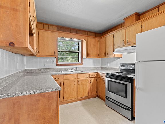 5th image of 292 Mitchell Ave