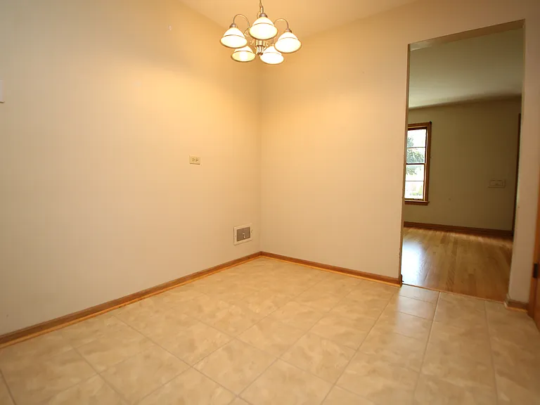 8214 W Wilson Ave — Photo 6