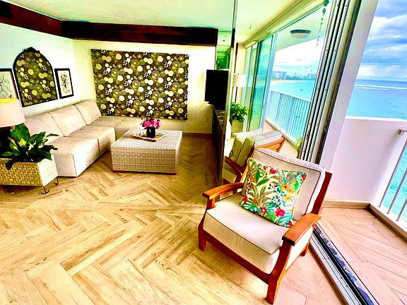 Media lounge area (formerly 3rd bedroom)