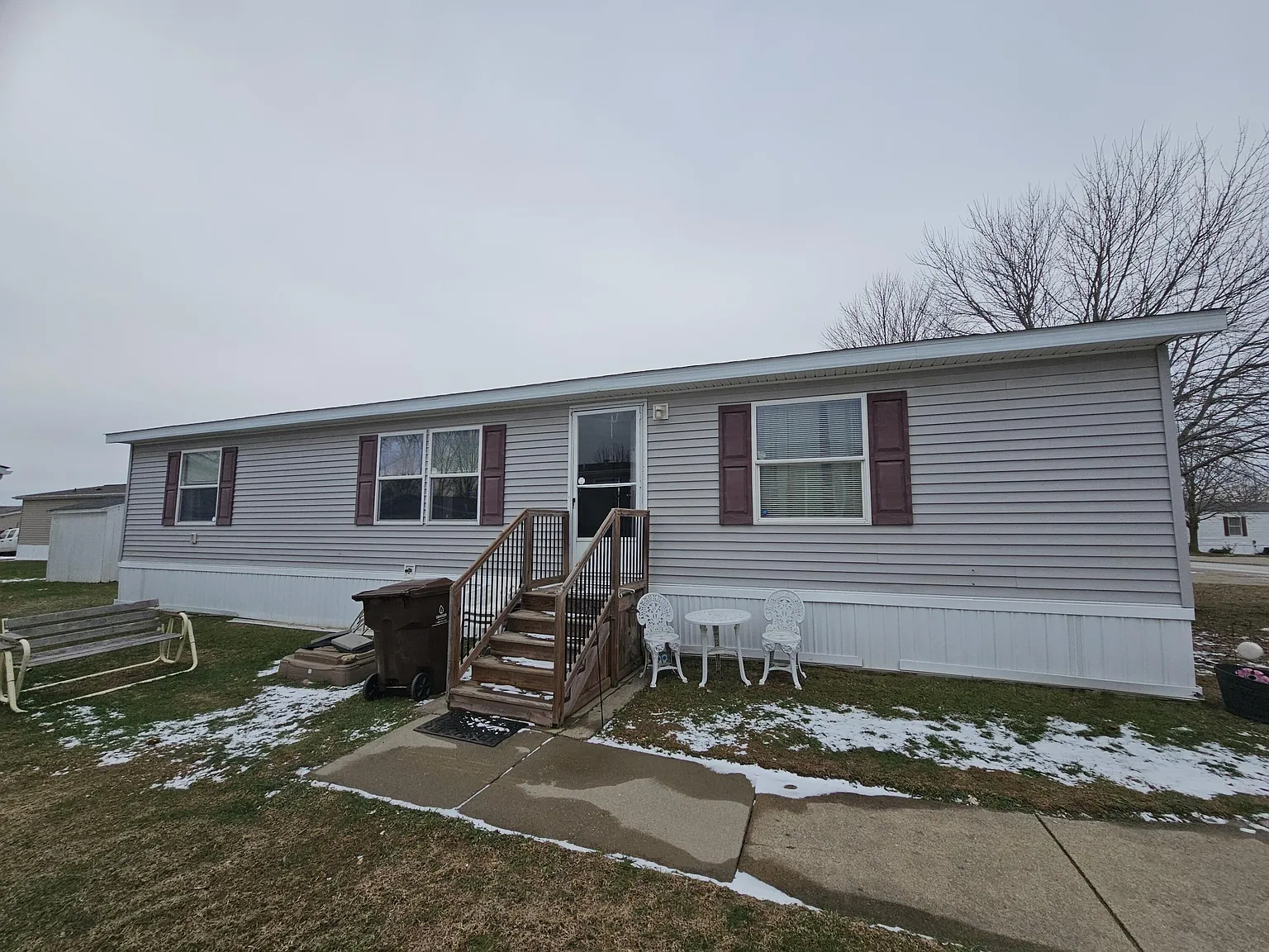 4048 Knightsbridge Ln photo 1