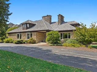 9 Regent Dr, Oak Brook, IL 60523