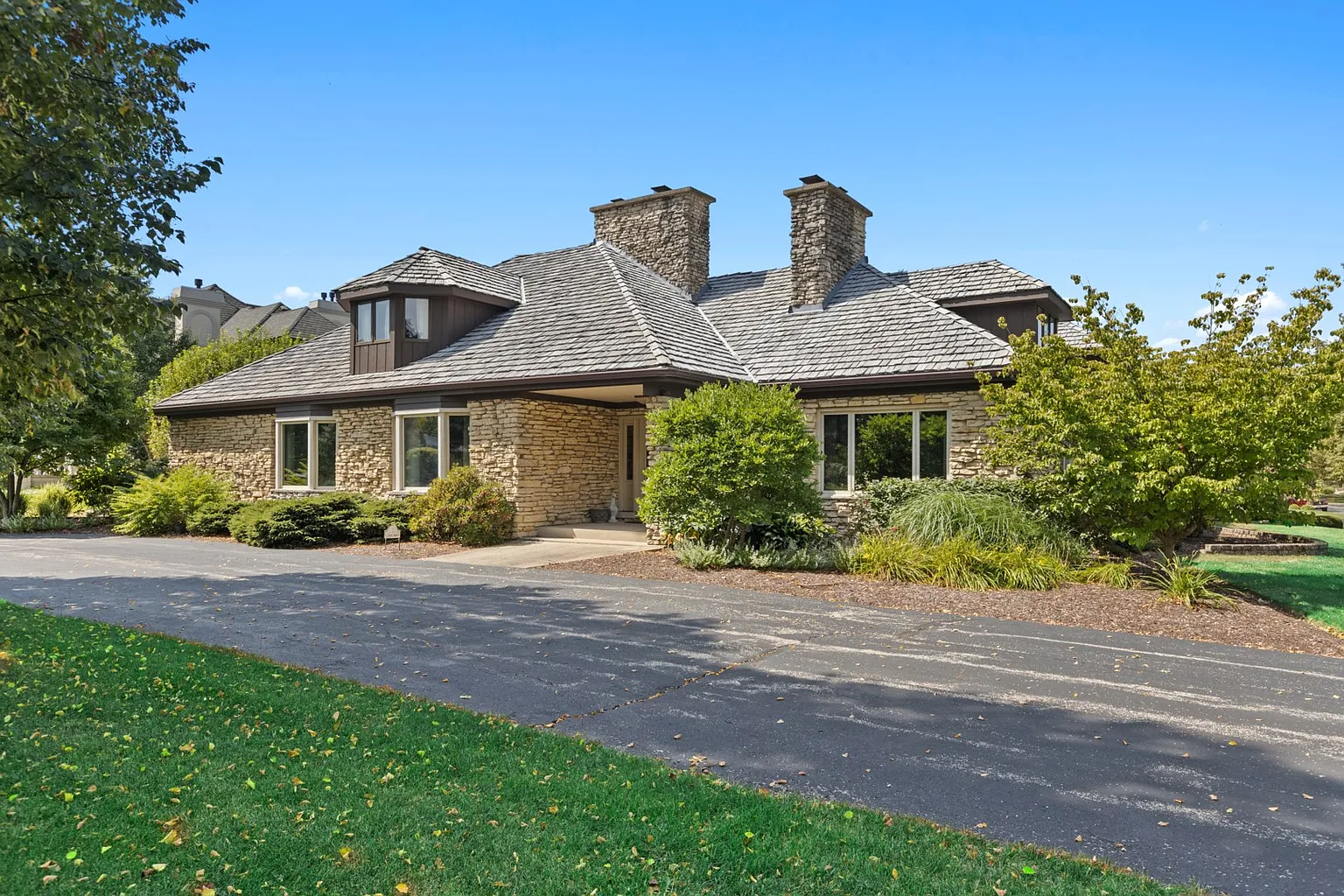 9 Regent Dr photo 1