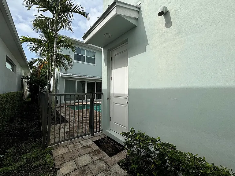 5053 Grandiflora Rd #A — Photo 2