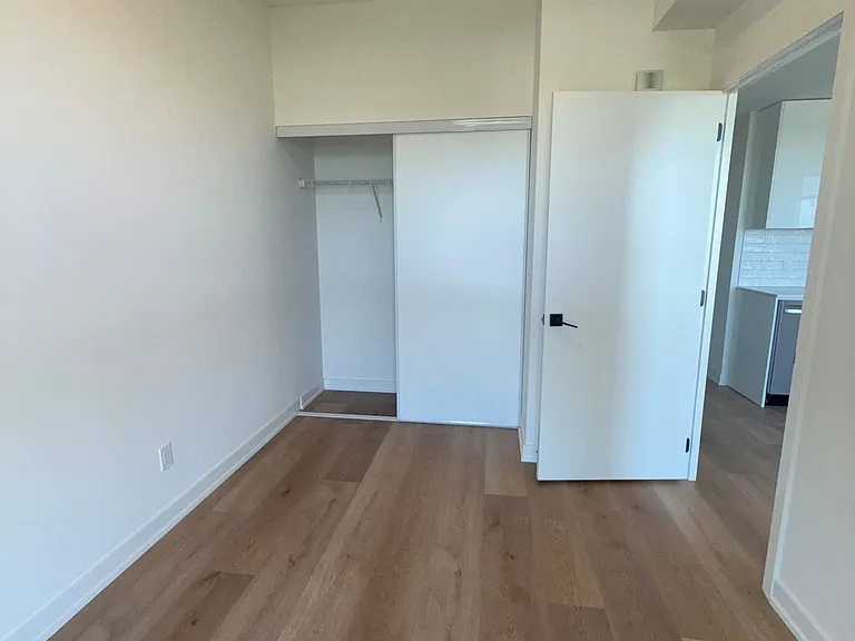 33 Erie Ave #401 — Photo 5