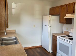 3717 SW Moundview Ct, Topeka, KS 66610