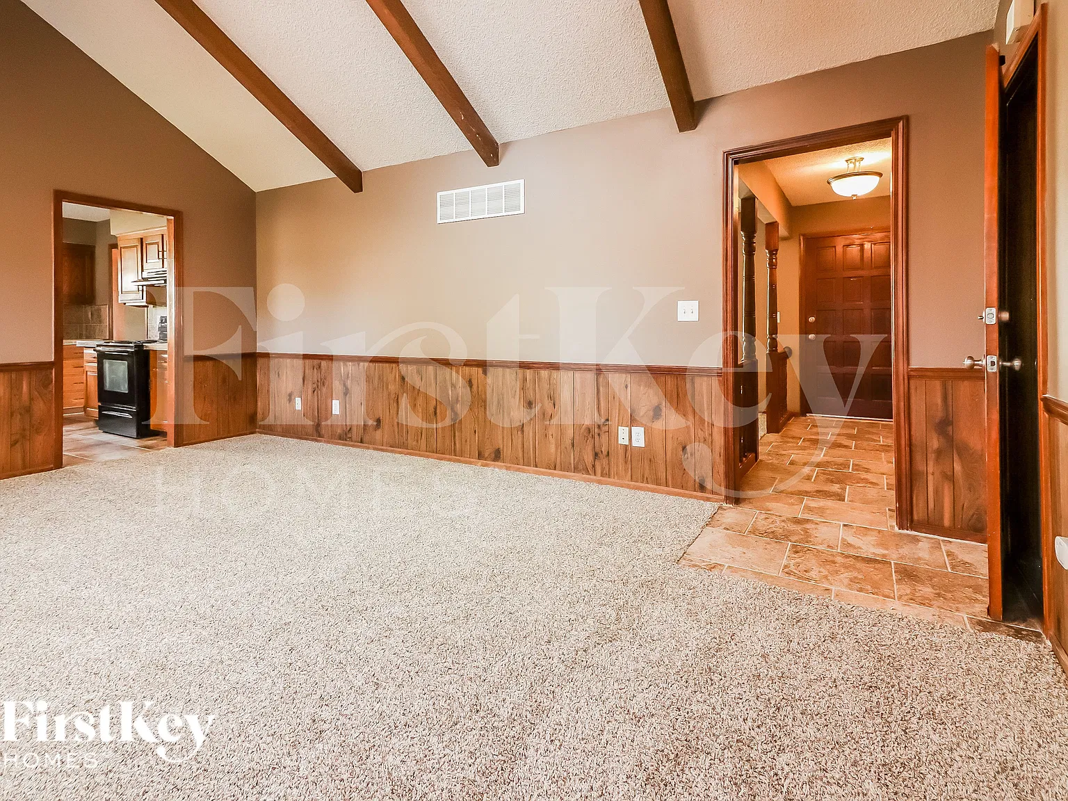 3 bed, 2.5 bath, 1568 sqft, $2,100 — Photo 2