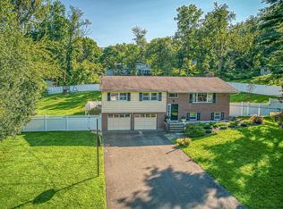 221 Windsor Dr, Hurley, NY 12443