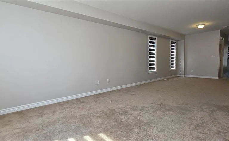 33 Freer Dr — Photo 2