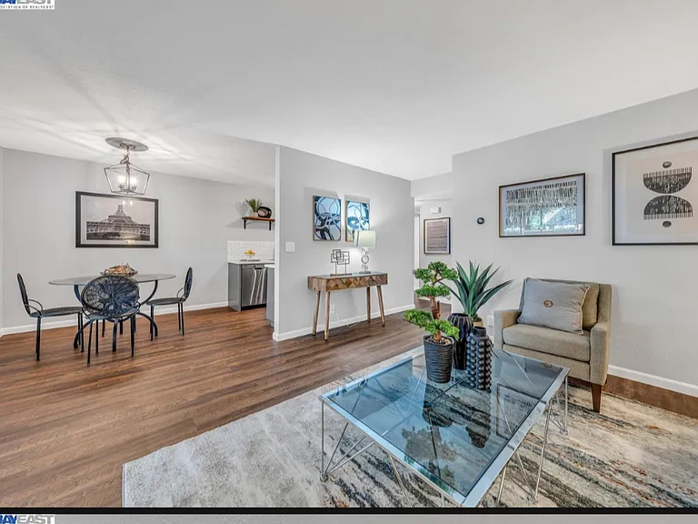 773 Center Ave — Photo 2