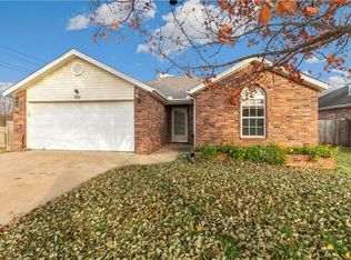 901 SW Cheyenne Dr, Bentonville, AR 72712