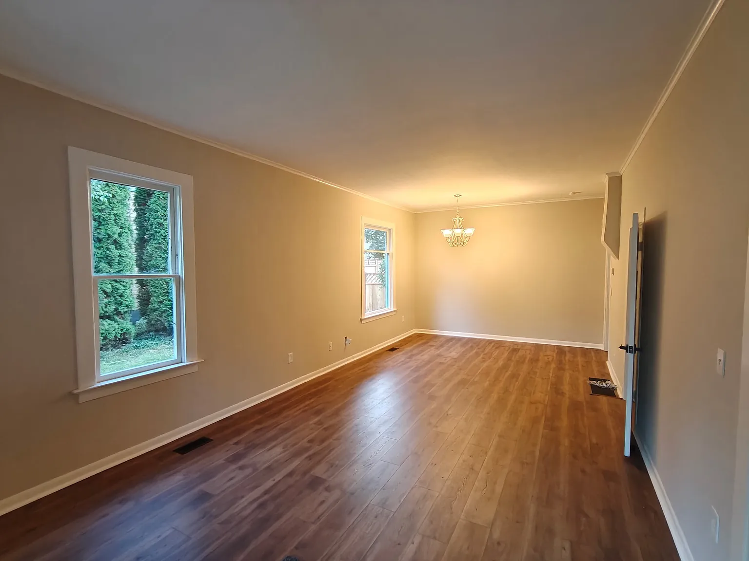 4 bed, 1.5 bath, 1236 sqft, $3,200 — Photo 4