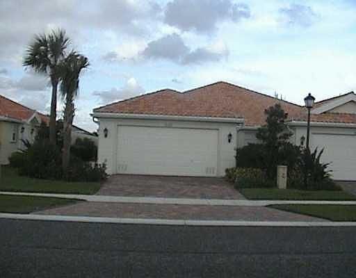 Home For Sale In Villagewalk