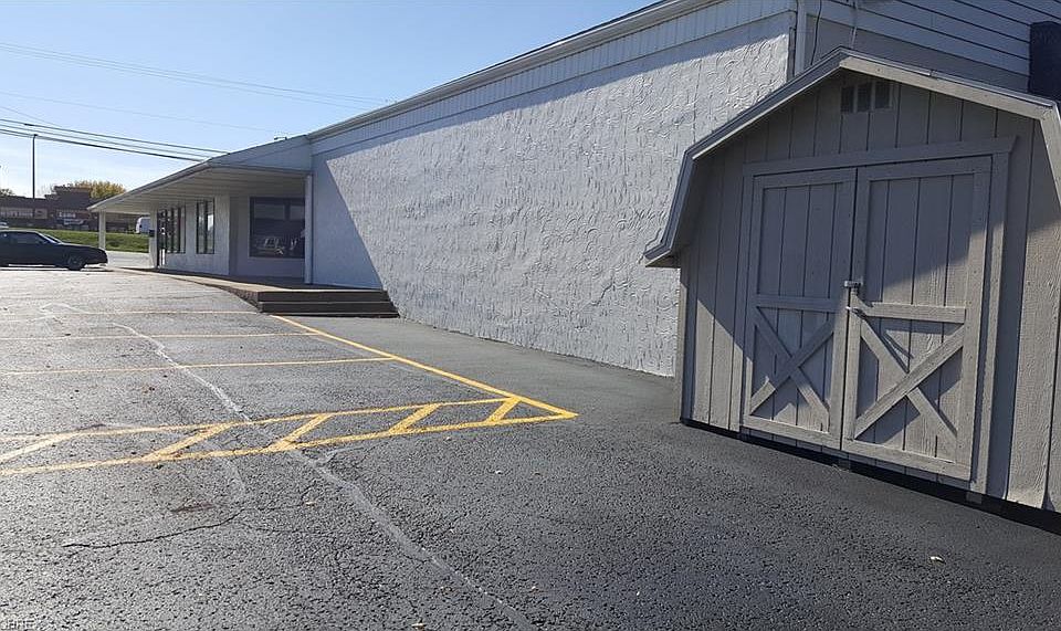 2nd image of 2215 W State St
