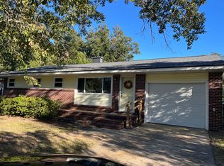 1217 Fort Dr, Hanahan, SC 29410