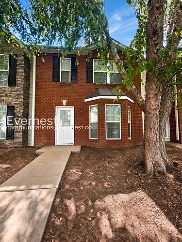2002 Grove Way Photo 1