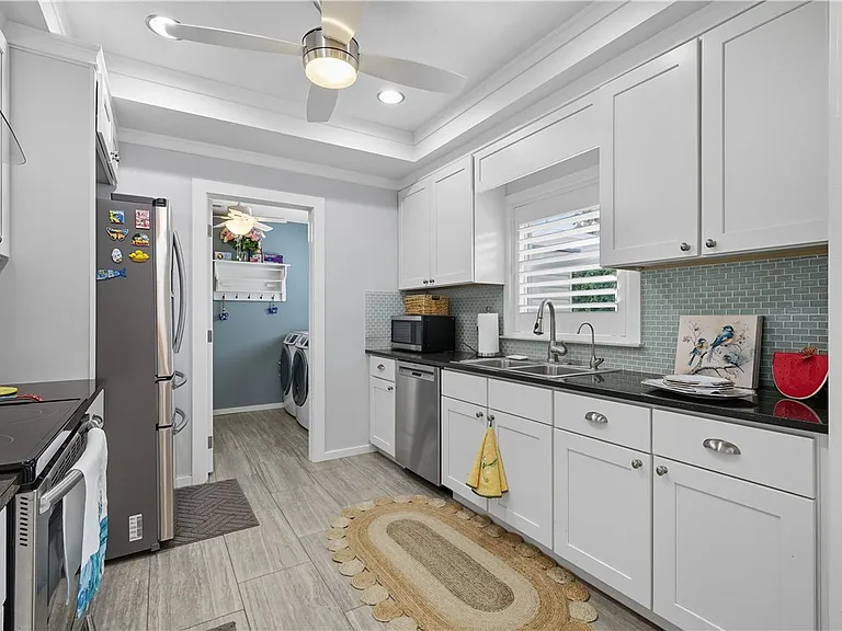 676 Royal Palm Pl — Photo 10