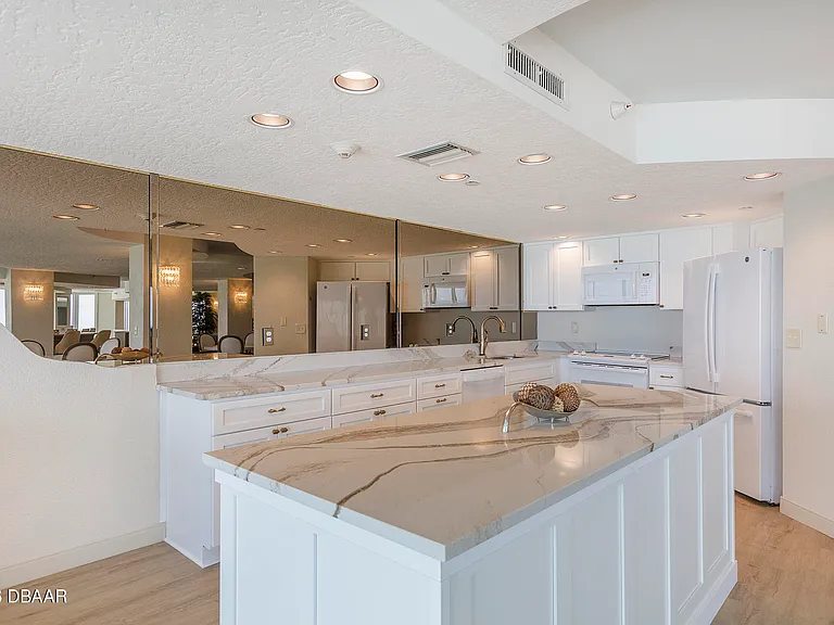 2545 S Atlantic Ave #402 — Photo 72