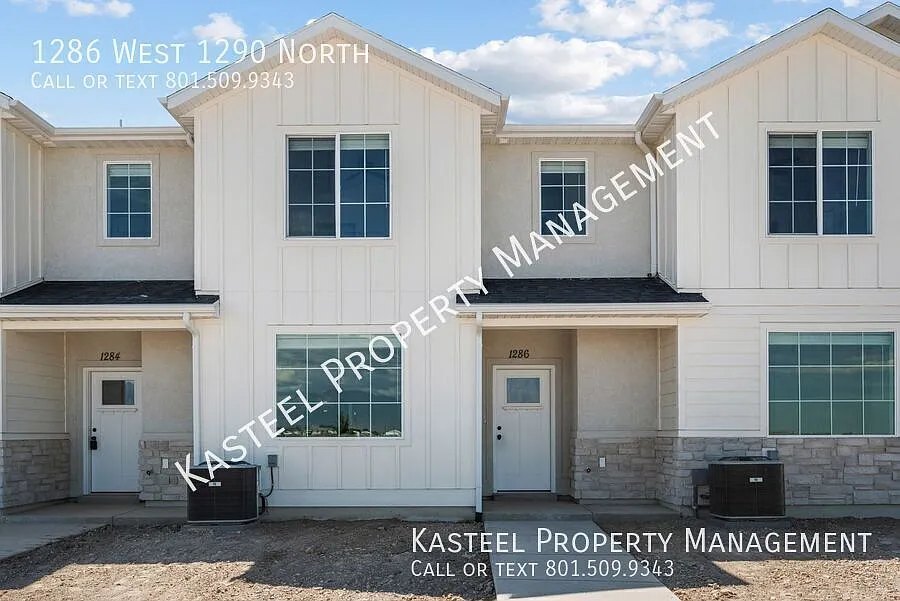 Brand-new, Beautiful 3-Bedroom Townhome — Photo 1