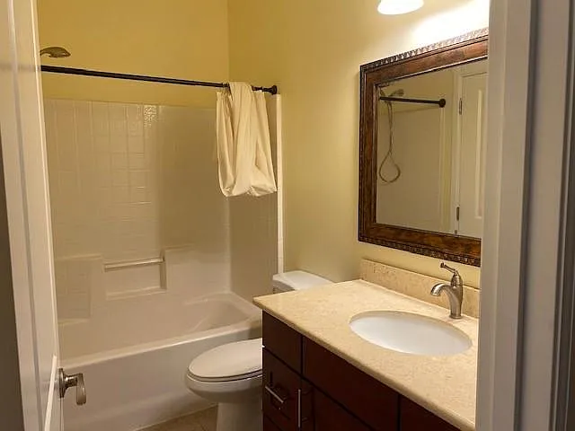 517 225th Ln NE #E103 — Photo 11
