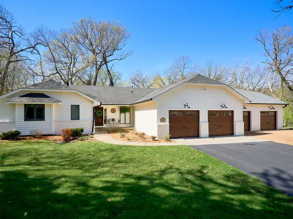 1832 Essex Rd, Minnetonka, MN 55305