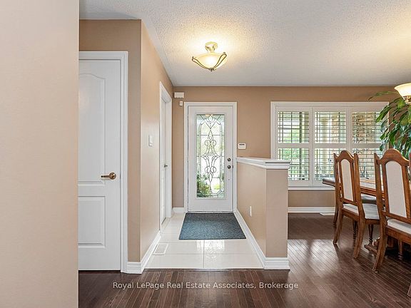 4th image of 24 Lacorra Way