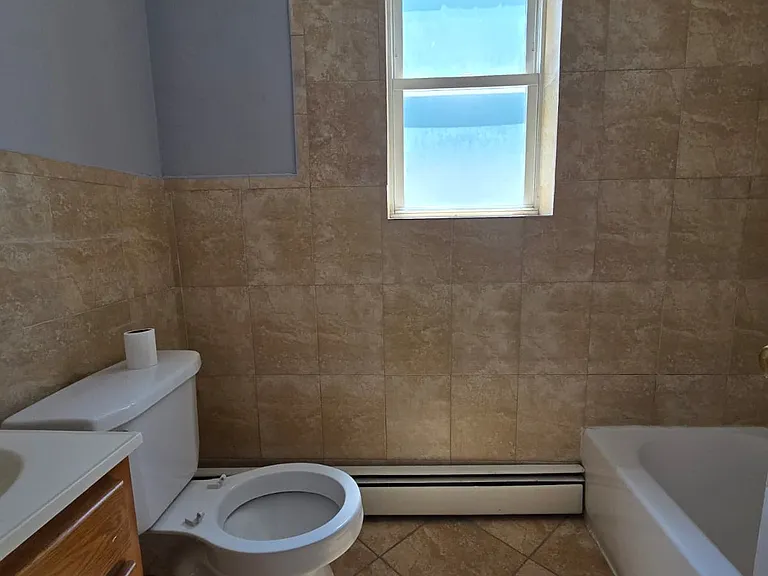 323 Sanford Ave #1A — Photo 5