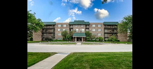675 Grove Ter #304